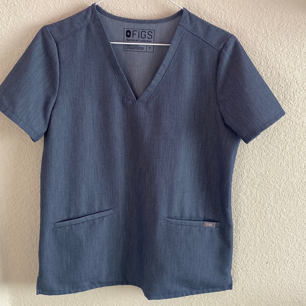 FIGS Casma Three-Pocket Scrub Top